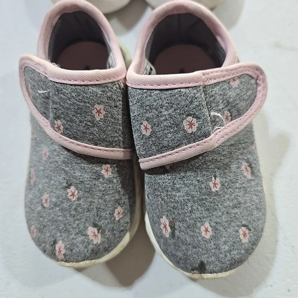 Carter's Baby Girl Floral Gray Walking Sneakers Cat And Jack Pink Size‎ 5c